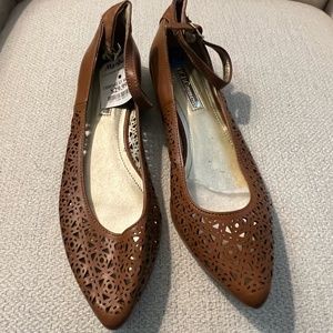 BCBGeneration Brown Flats